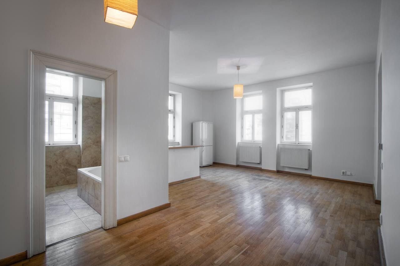 3+kk, Komunardů, Praha, 76 m² - 1