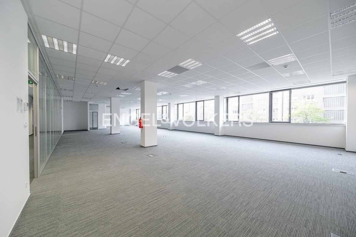Pronájem kancelář - Budějovická, Praha, 868 m²