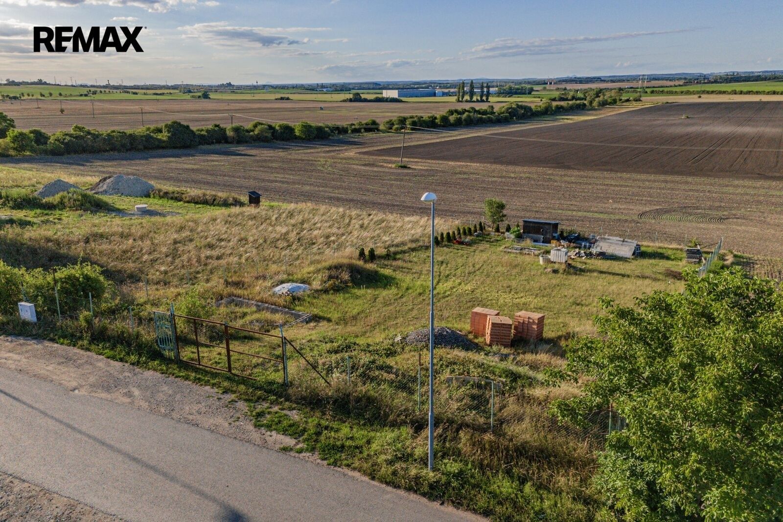 Prodej pozemek pro bydlení - Vykáň, 1 295 m² - 2