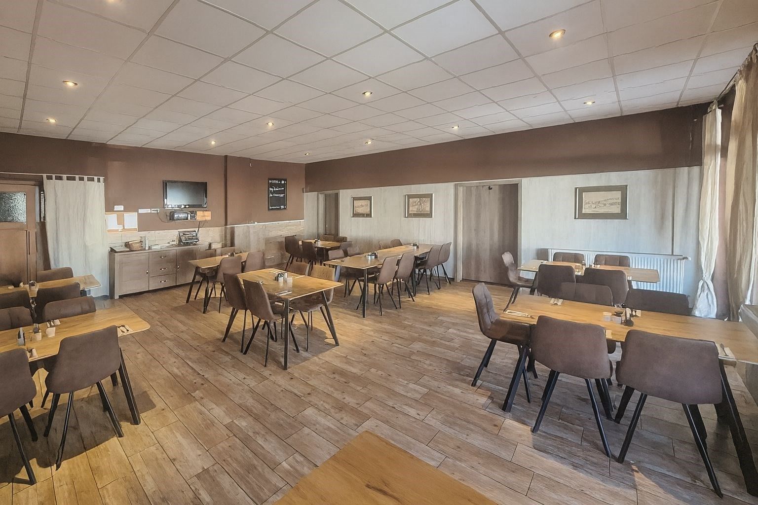 Pronájem restaurace - Kařez, 730 m²