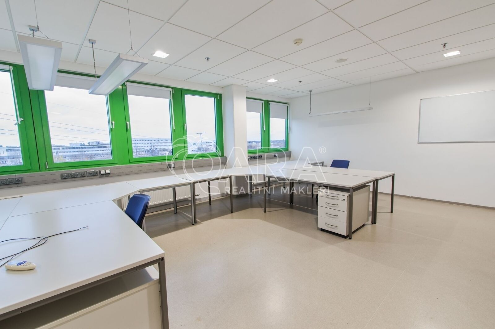 Pronájem kancelář - Sárská, Praha, 700 m²