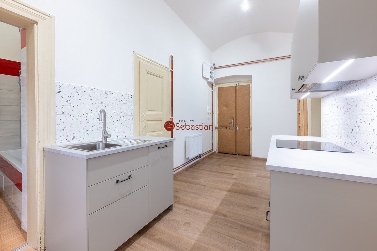 Pronájem byt 2+1 - Na Zderaze, Praha, 59 m²