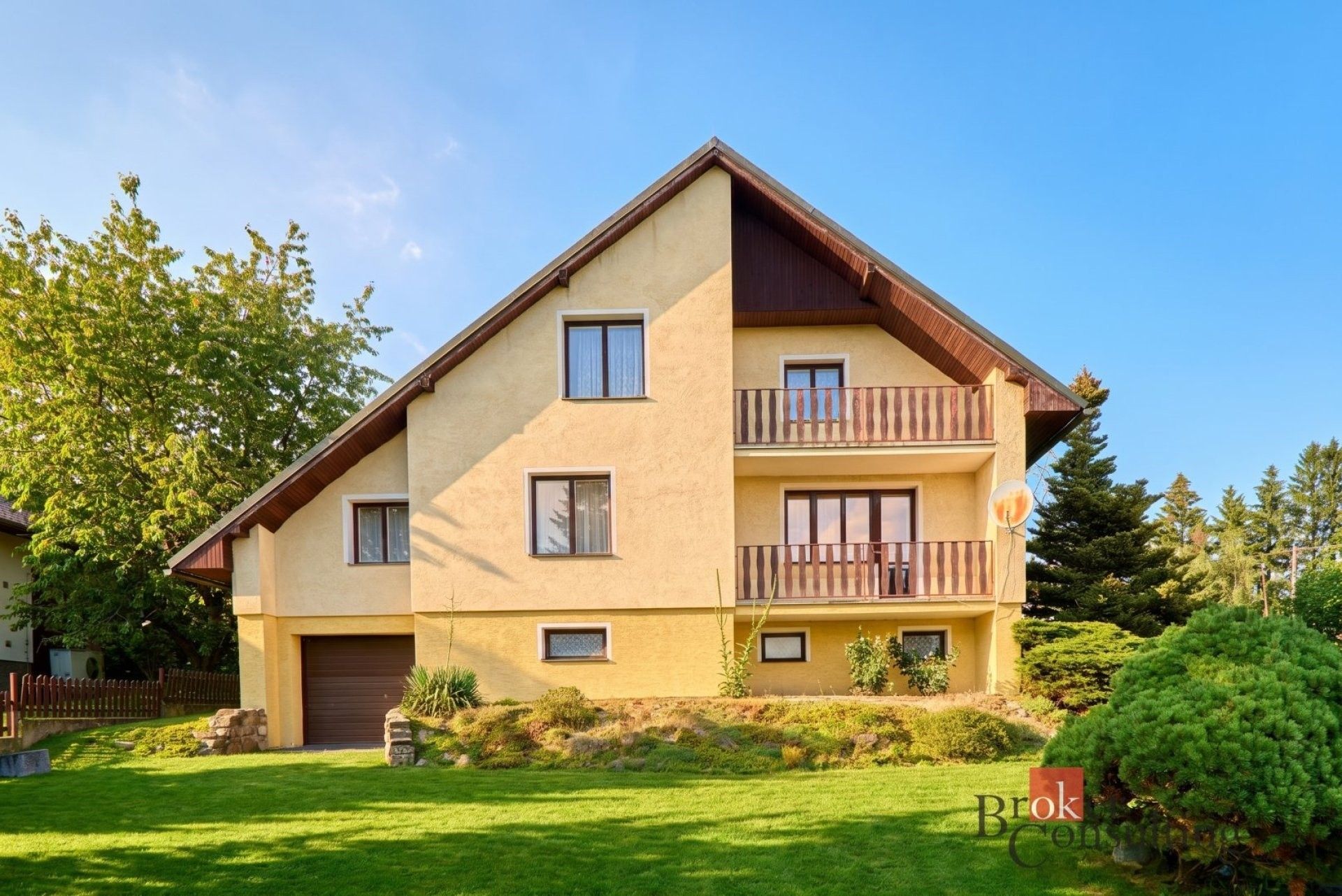 Rodinné domy, Višňová, Skalná, 335 m²
