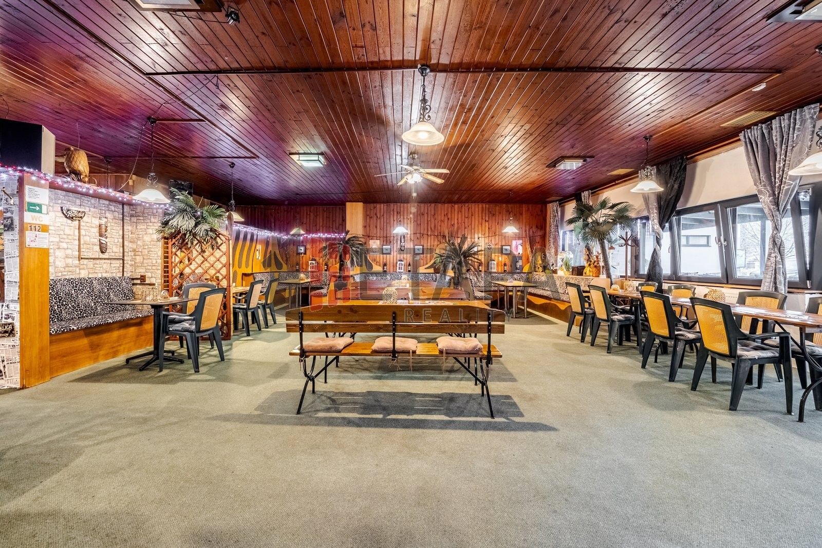 Prodej restaurace - J. Opletala 1405, České Budějovice 2, 390 m² - 5