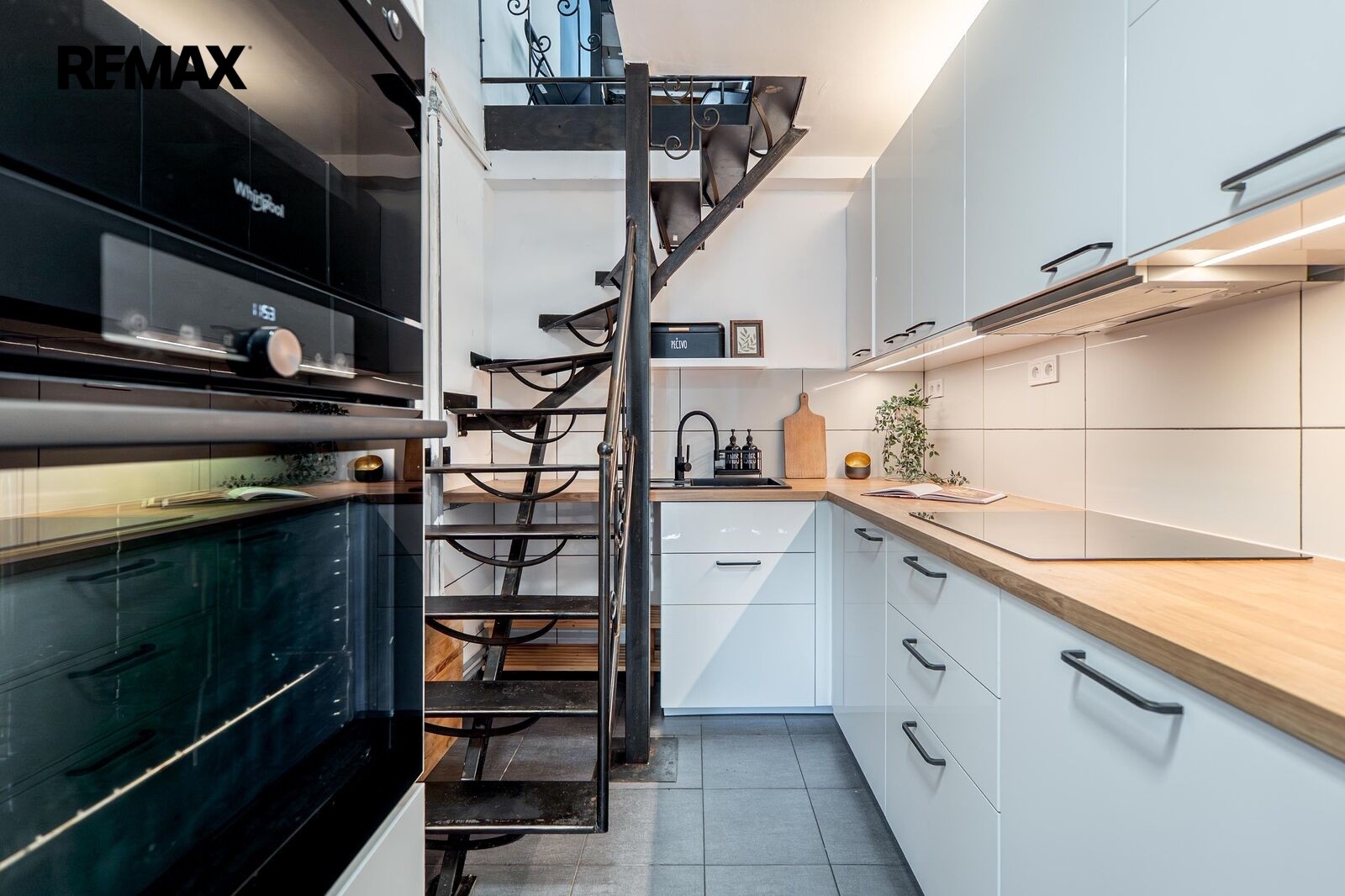 Prodej rodinný dům - Velhartická 337, Praha Letňany, 178 m² - 5