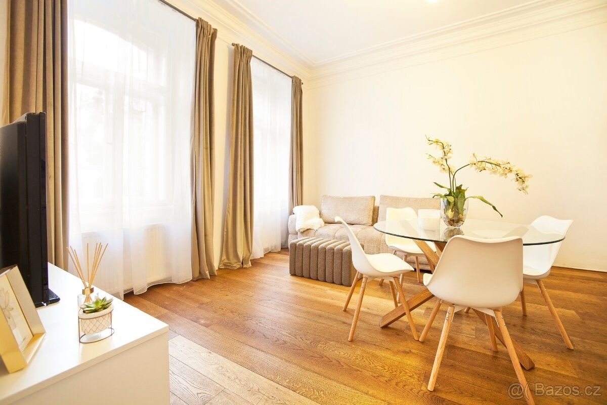 Pronájem byt - Praha, 180 00
