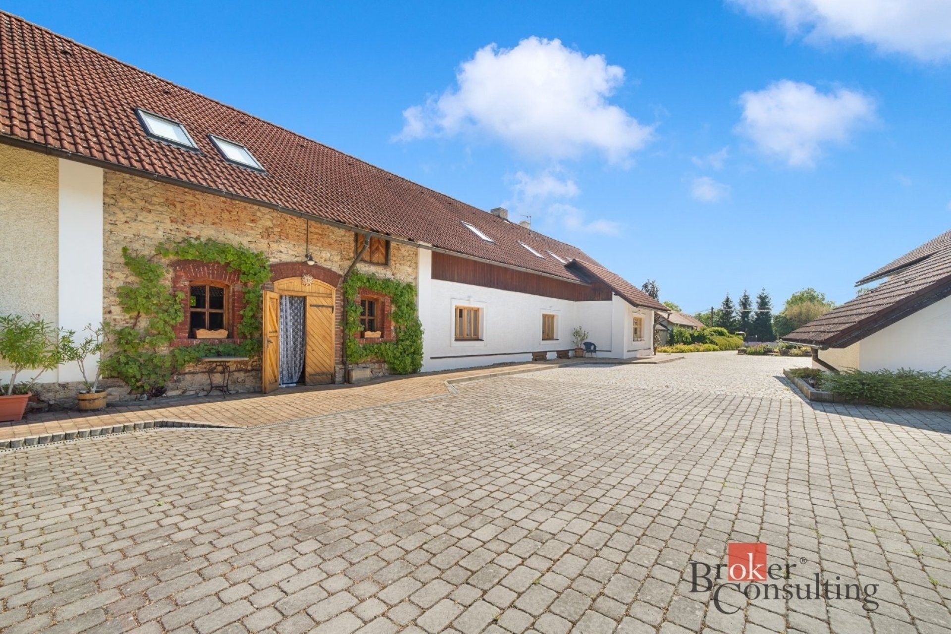 Rodinné domy, Radoušská, Lhotka, 450 m² - 1