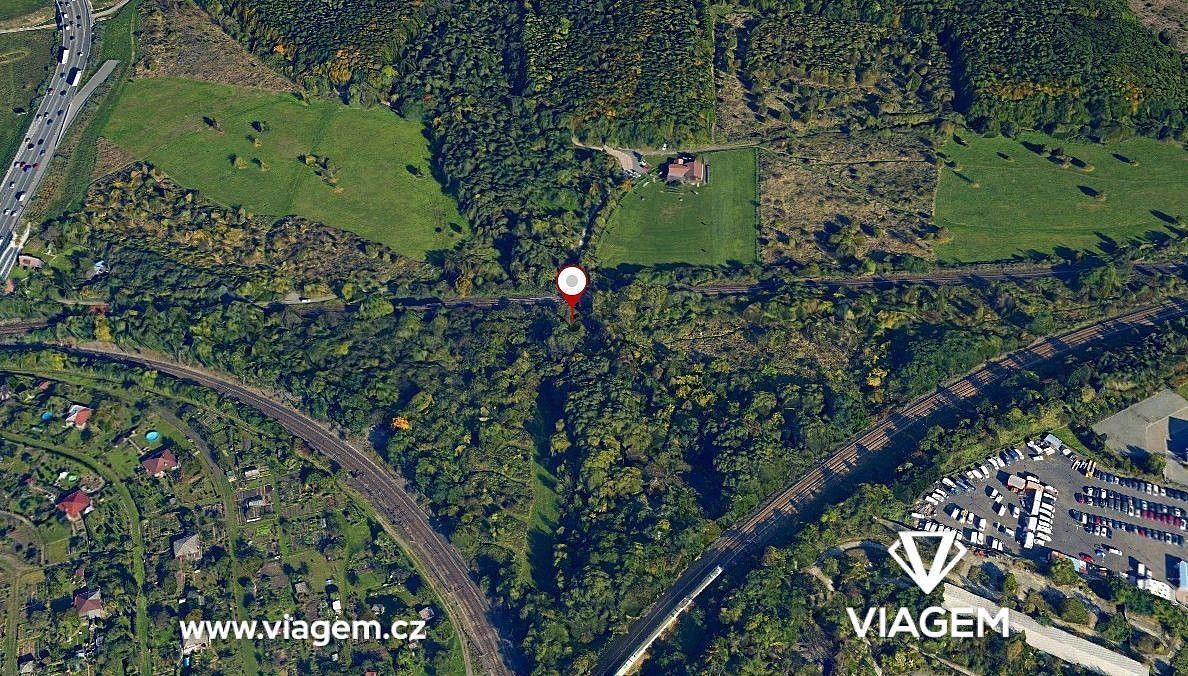 Les, 615 m²