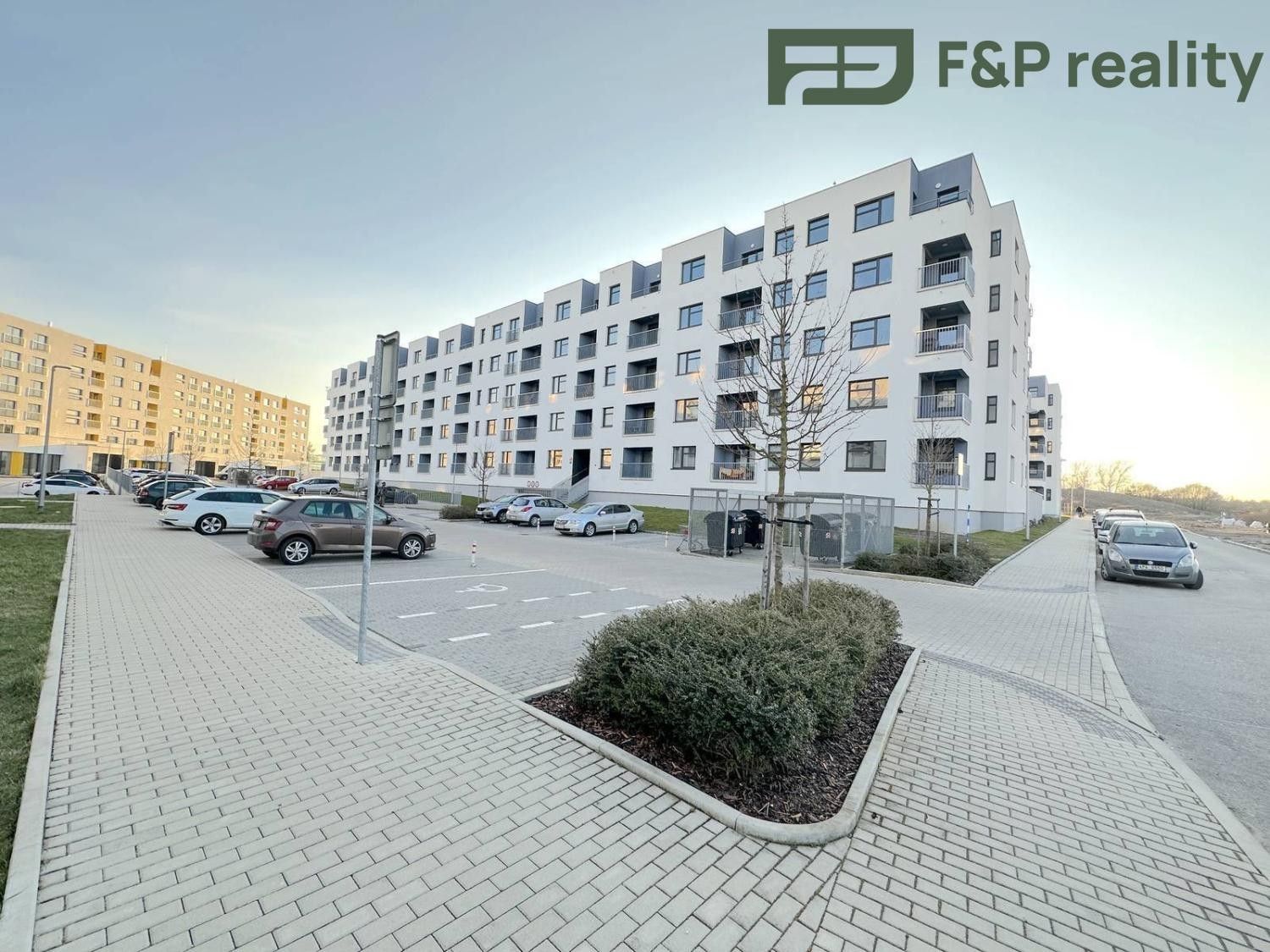 Pronájem byt 2+kk - Karla Guta, Praha, 48 m²