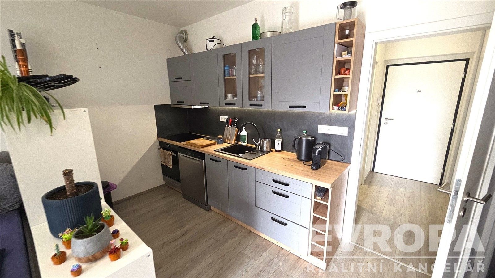 Pronájem byt 1+kk - Východní 564, Pardubice, 35 m²