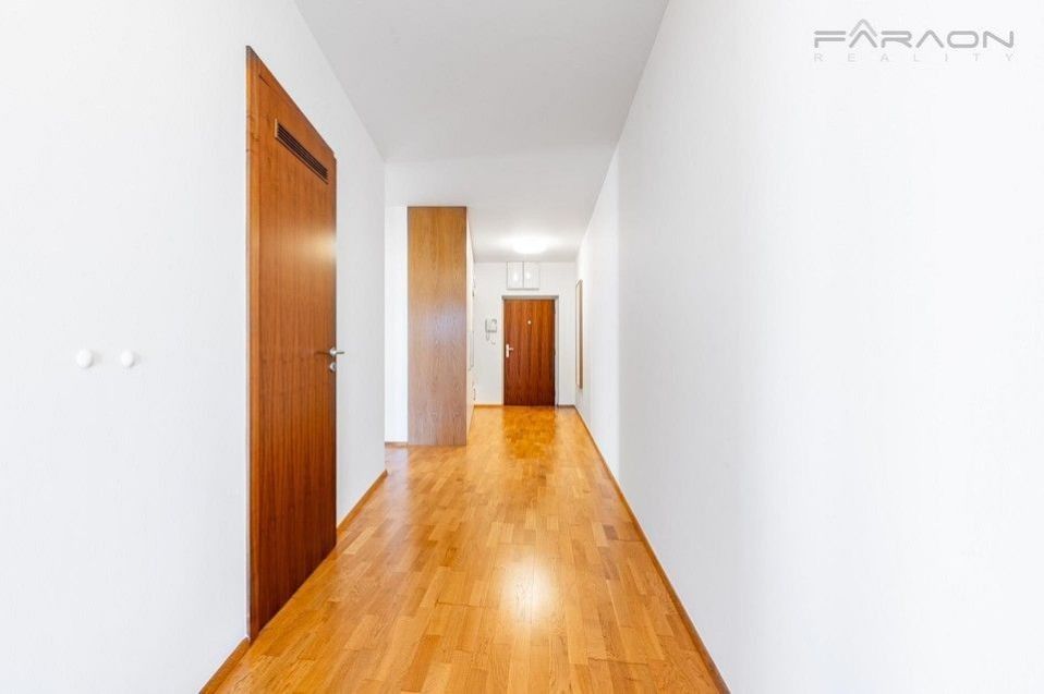 Prodej byt 4+kk - Jeseniova, Praha, 125 m²