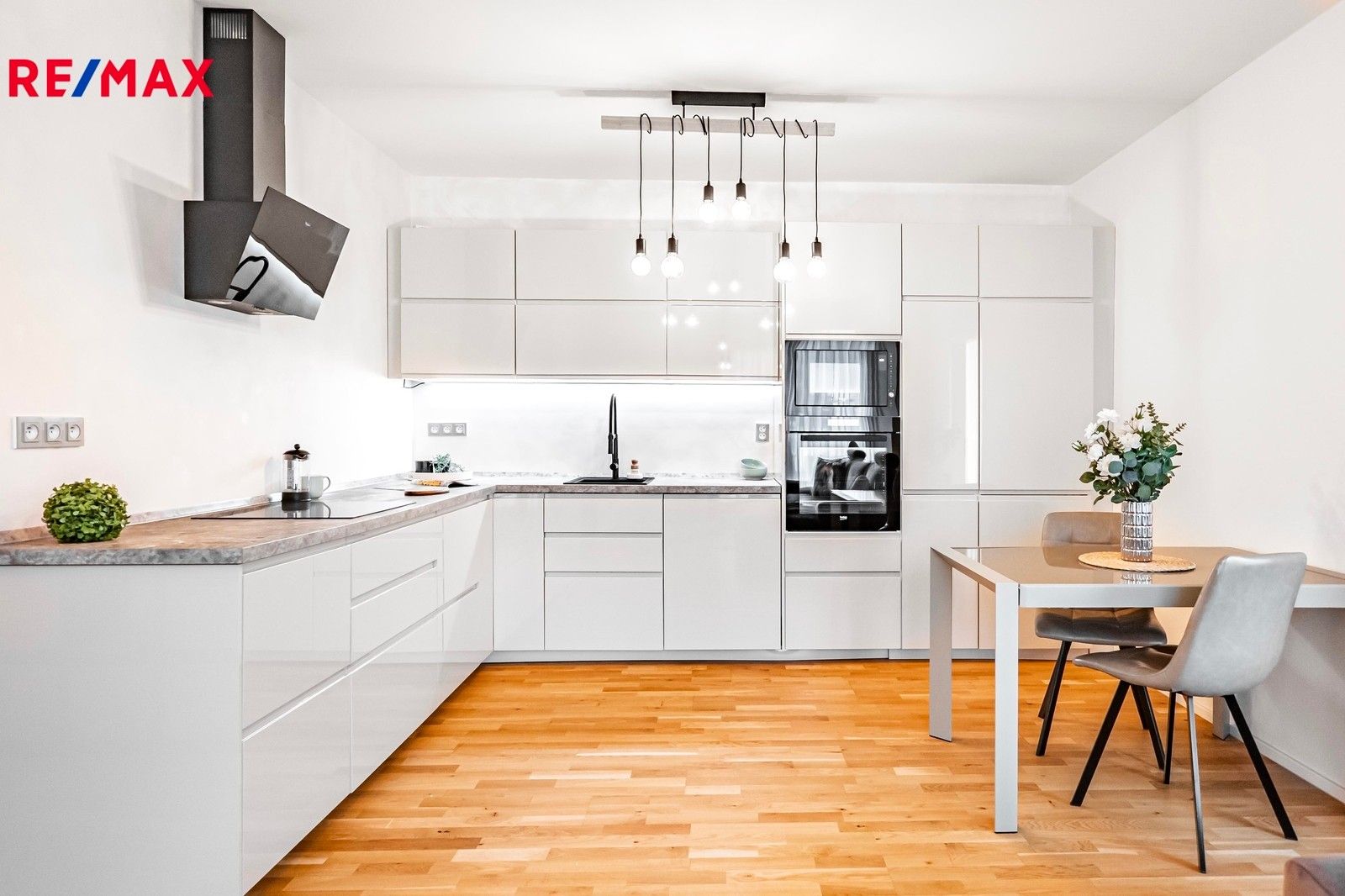 2+kk, Plzeňská, Praha, 55 m²