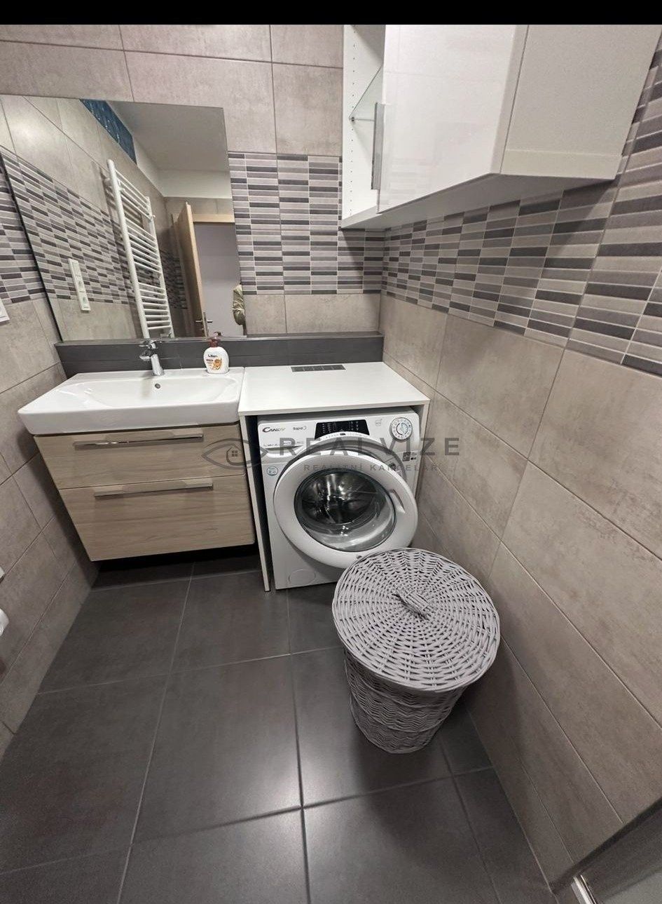 Pronájem byt 2+1 - Větrná, České Budějovice, 62 m²