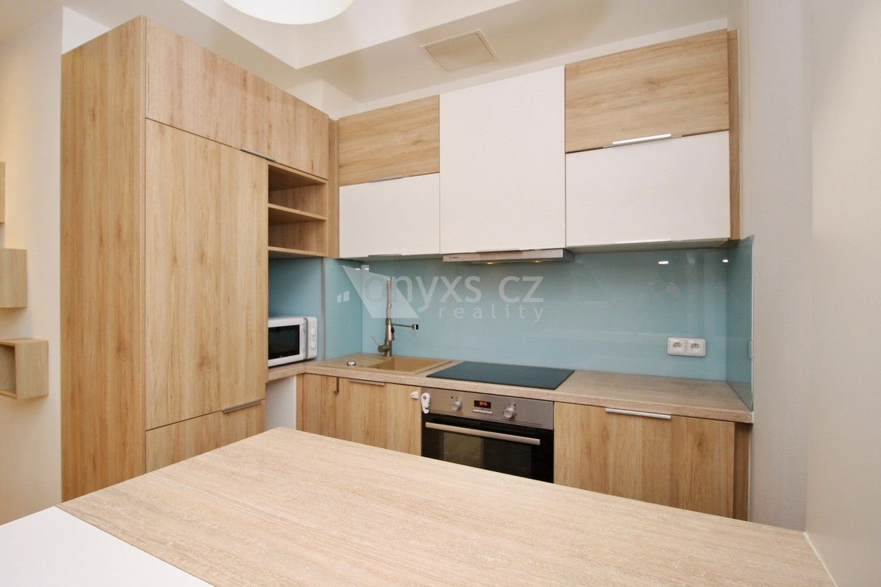 Pronájem byt 2+kk - Komenského, Šestajovice, 48 m²