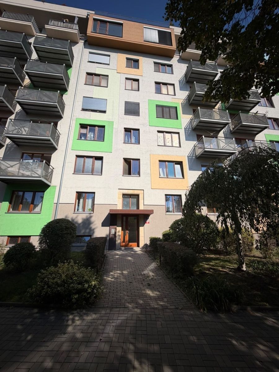 2+1, Pod Lipami, Praha - Žižkov, 53 m² - 1