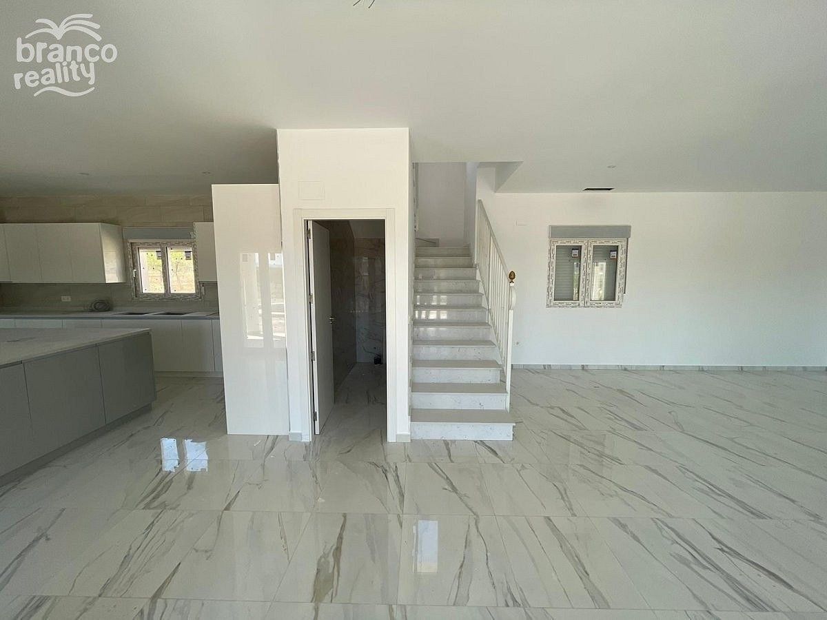 Prodej rodinný dům - Pinoso, ES, 270 m² - 2