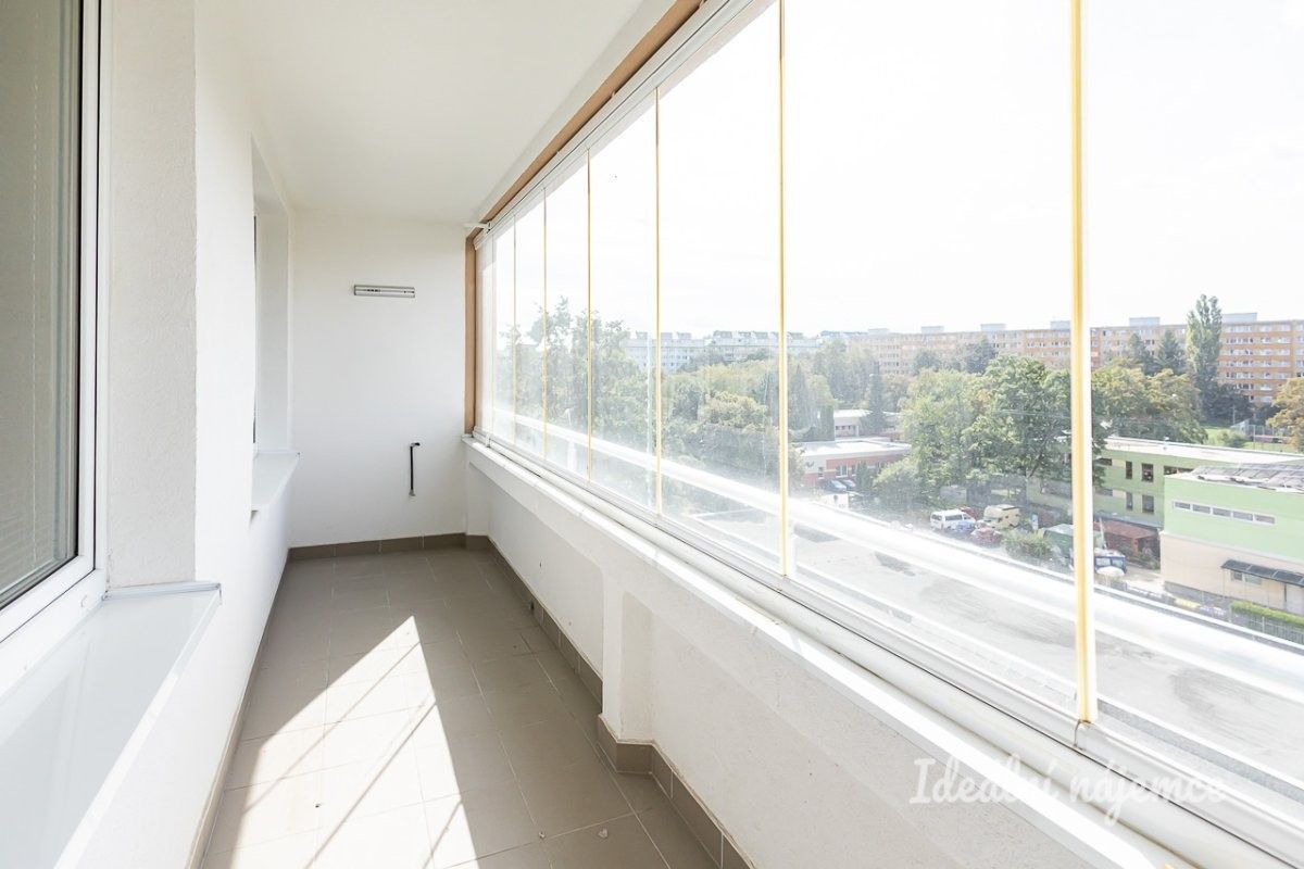 Byt 1+kk · 36 m² · Prosek, metro Praha - 3
