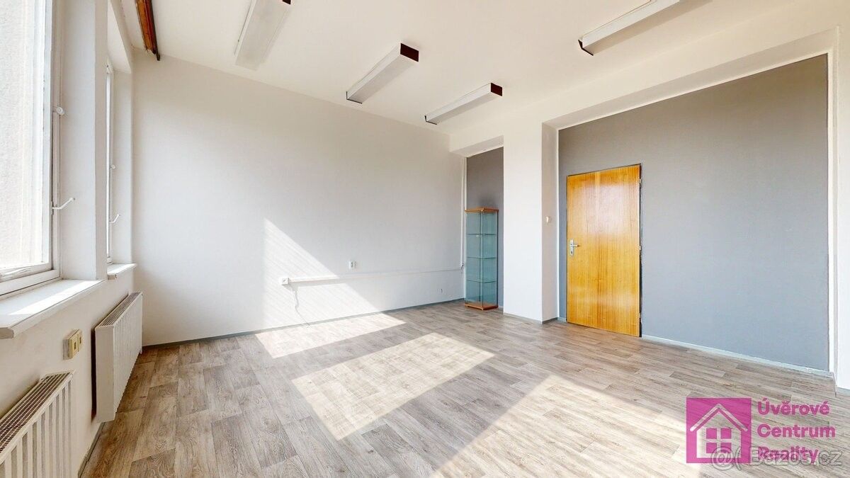 Kanceláře, Velké Bílovice, 691 02