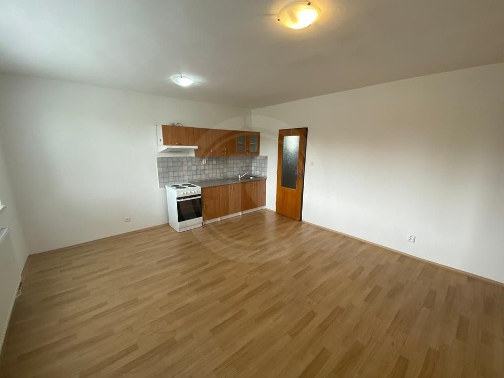 Pronájem byt 2+kk - U Rybníka, Dobrá Voda u Českých Budějovic, 35 m²