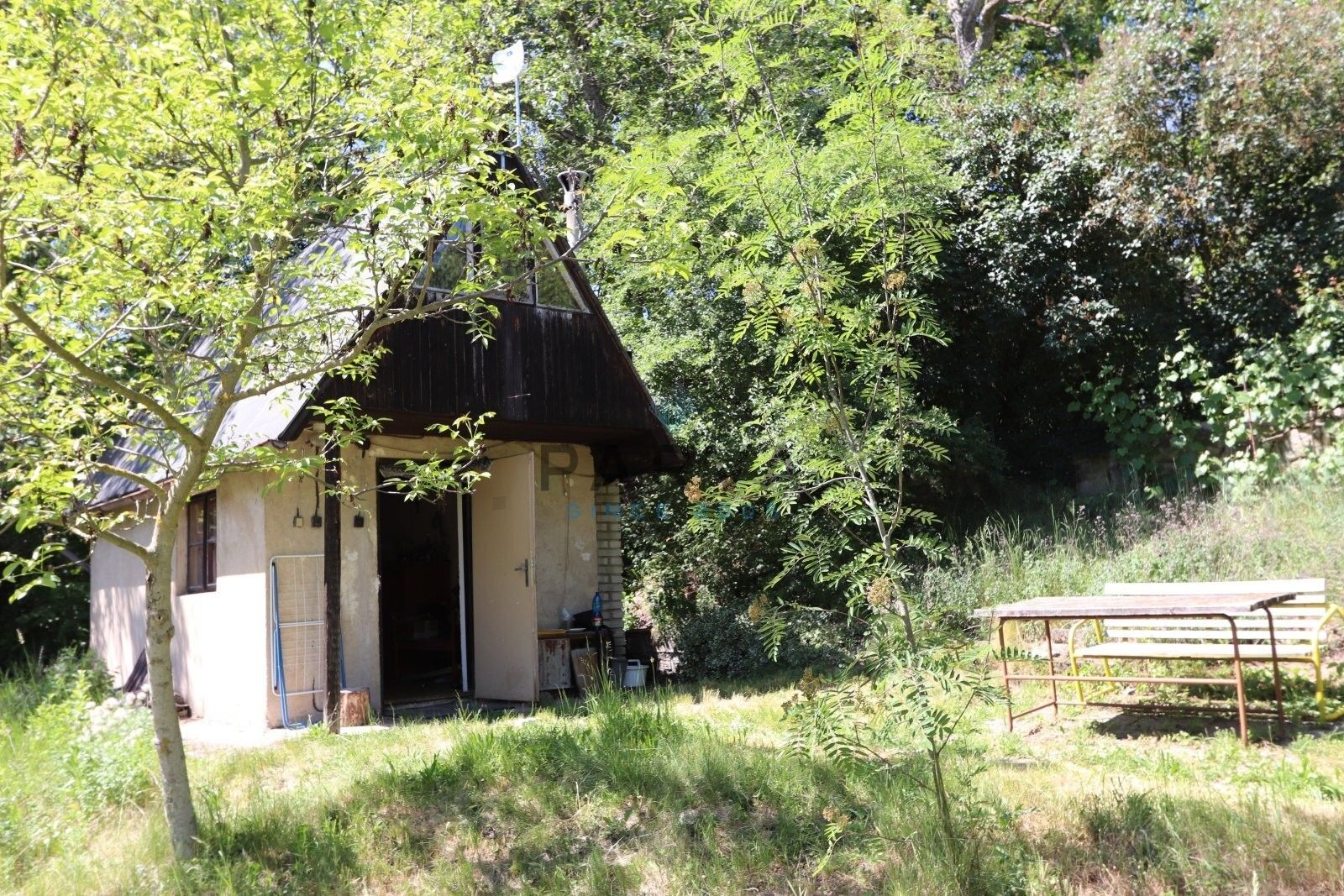 Pozemek pro bydlení, 929 m²