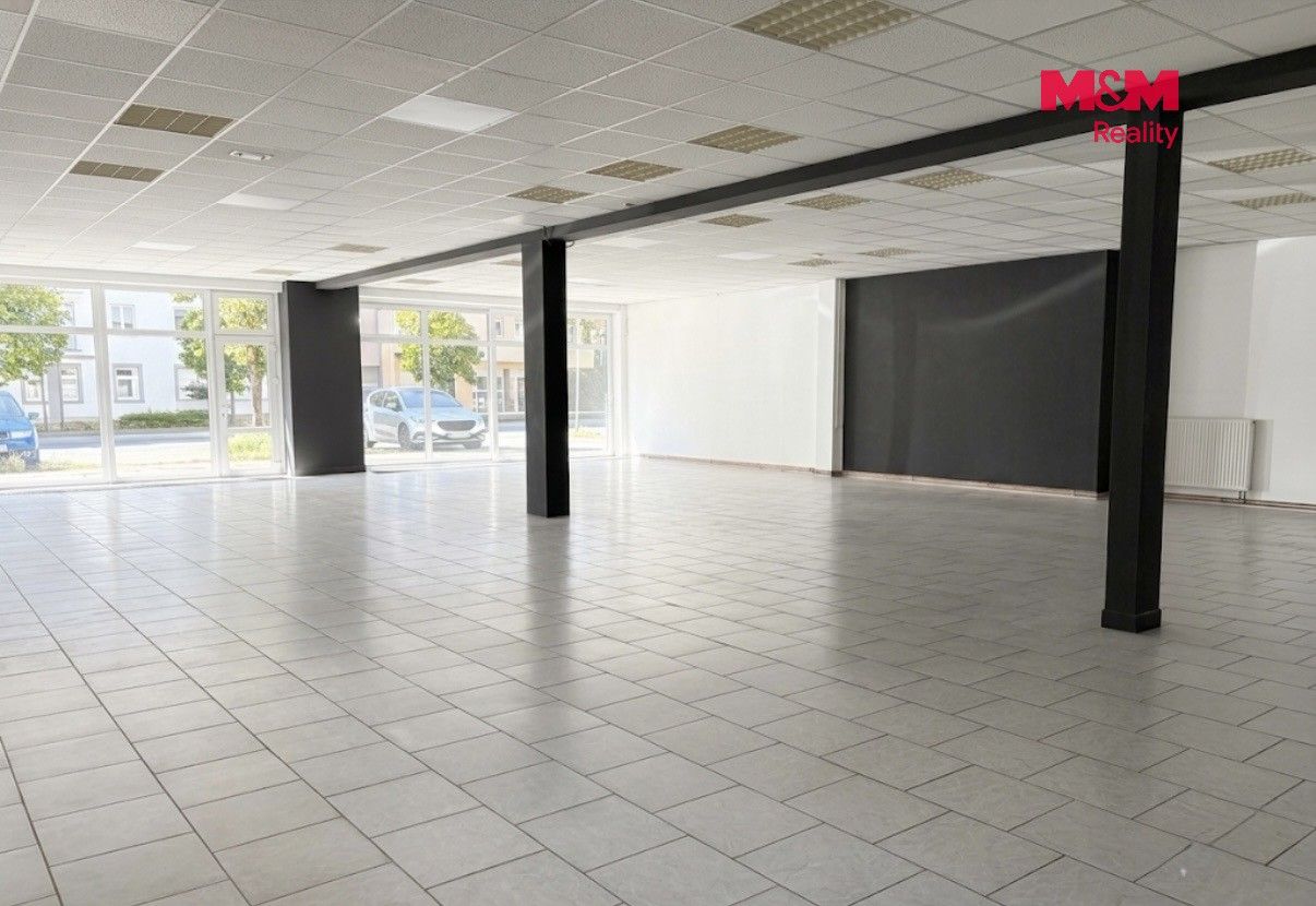 Obchodní prostory · 220 m² · Smetanovo náměstí, Pardubice - 3