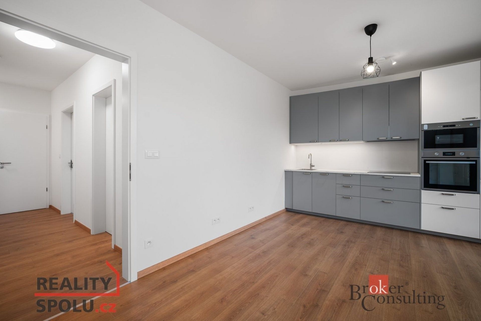 Pronájem byt 2+kk - Zlochova, Praha, 54 m²