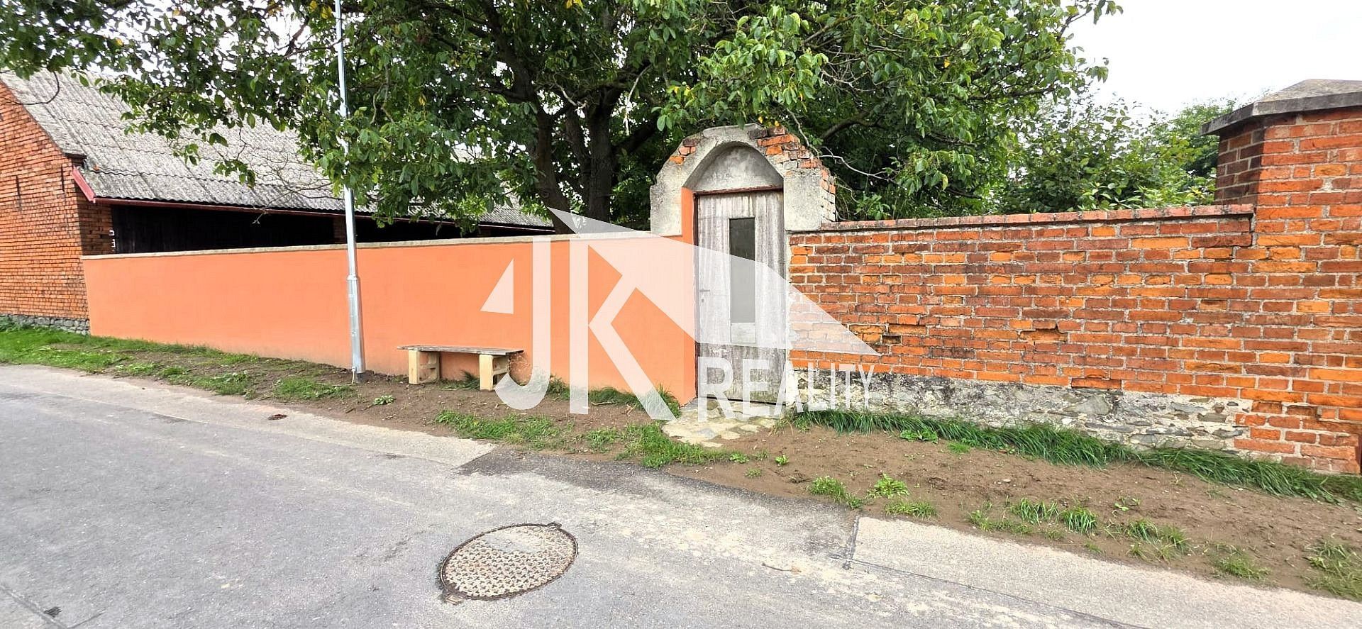 Pozemek pro bydlení, 596 m²
