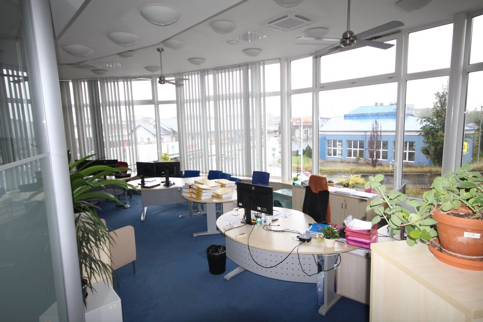 Pronájem obchodní prostory - Nákladní, Liberec, 146 m²