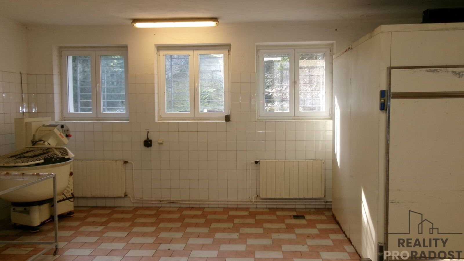 Sklady, Střelice, 120 m² - 1
