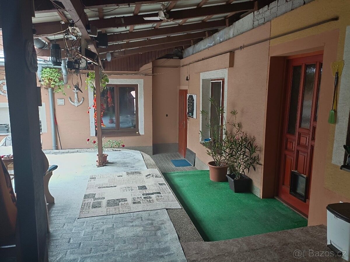 Rodinné domy, Vnorovy, 696 61