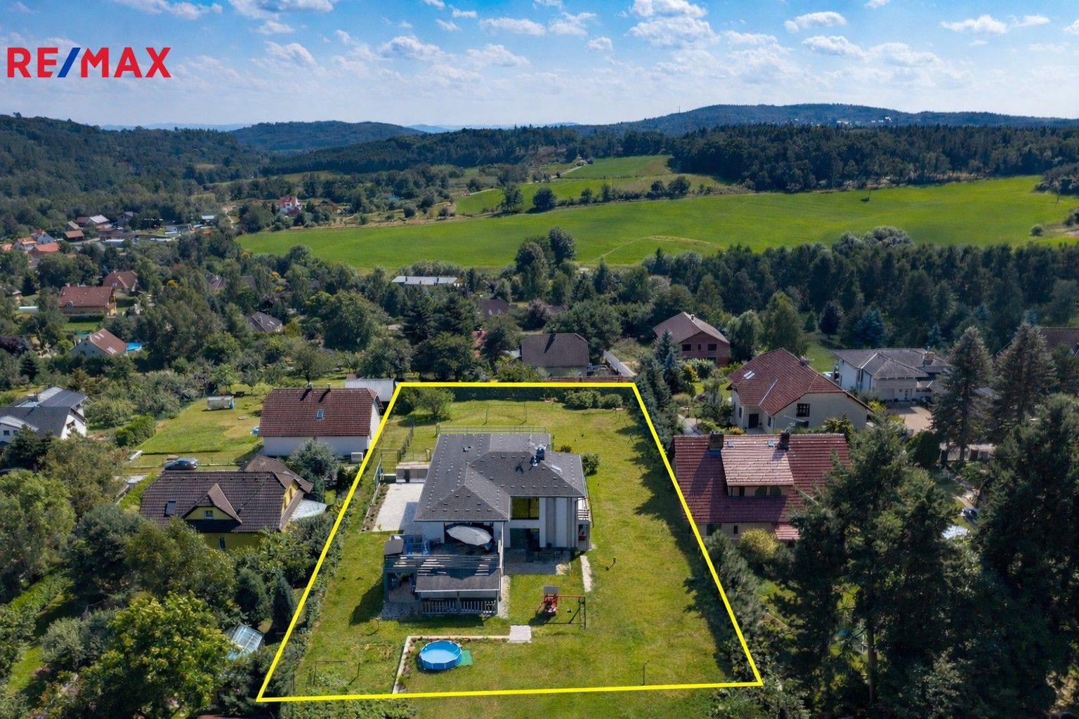 Prodej rodinný dům - Na Dlaskově 107, Velké Popovice, 480 m²
