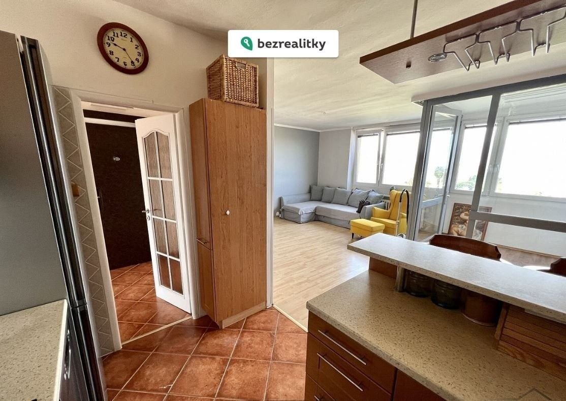 3+kk, Hlivická, Praha, 72 m²