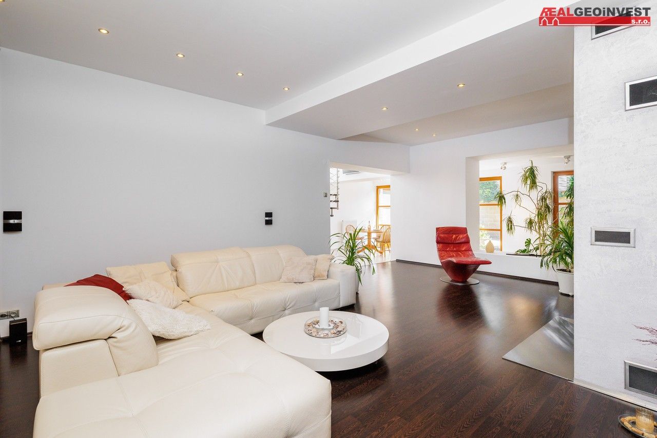 Prodej rodinný dům - Brněnská, Omice, 218 m² - 5