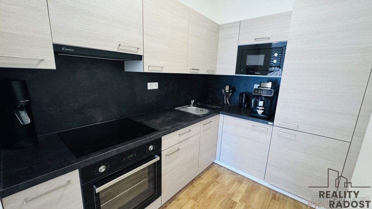 Byty, Dubňany, 696 03