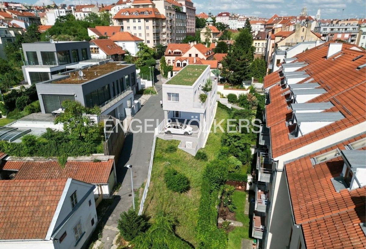 Pozemky pro bydlení, Smolenská, Praha