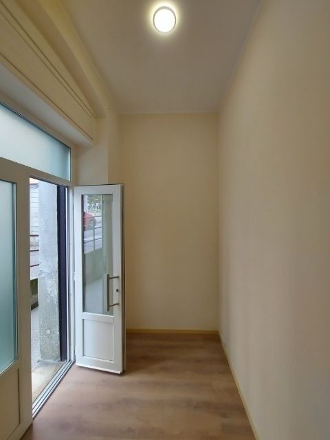 Prodej byt - 987 66, Zahraničí