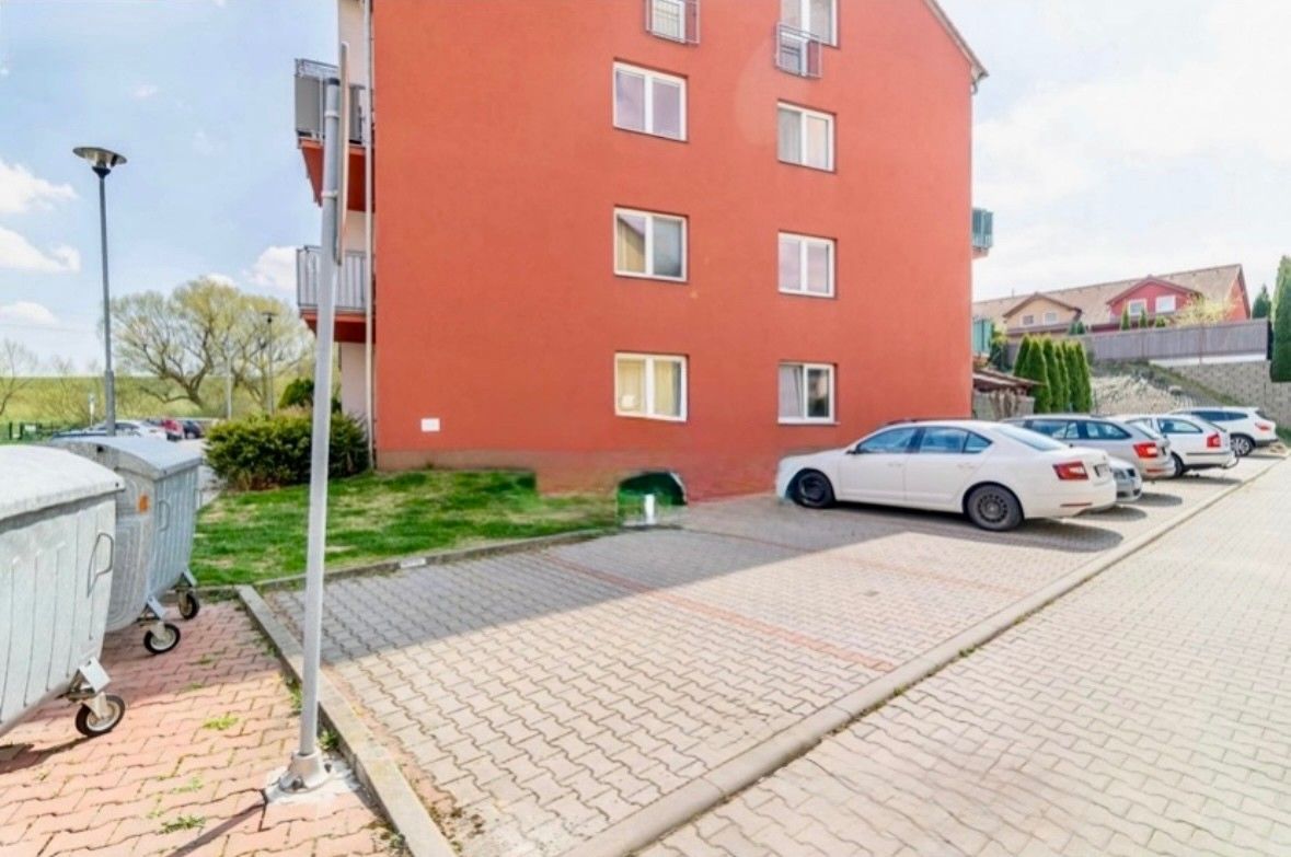 Garáže, Kuřim, 664 34