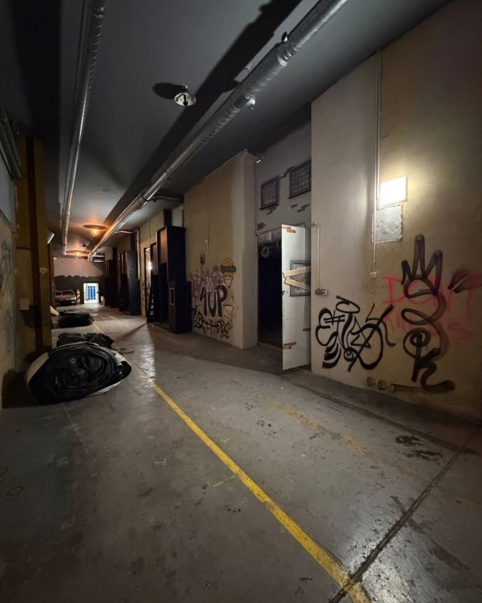Pronájem obchodní prostory - Na Harfě, Praha - Vysočany, 1 000 m² - 2