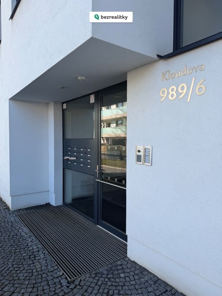 Prodej byt 2+kk - Kloudova 989, Praha, 58 m²