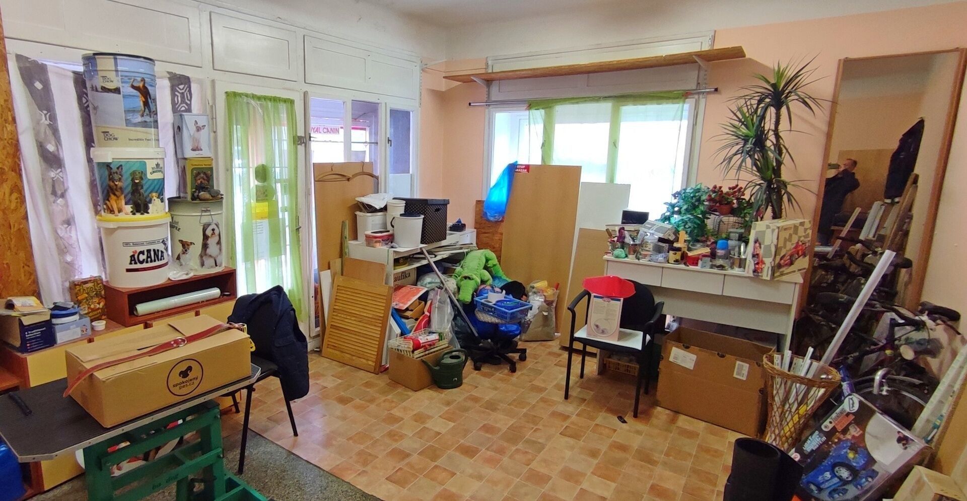 Obchodní prostory, náměstí Jiřího z Lobkovic, Praha, 21 m²