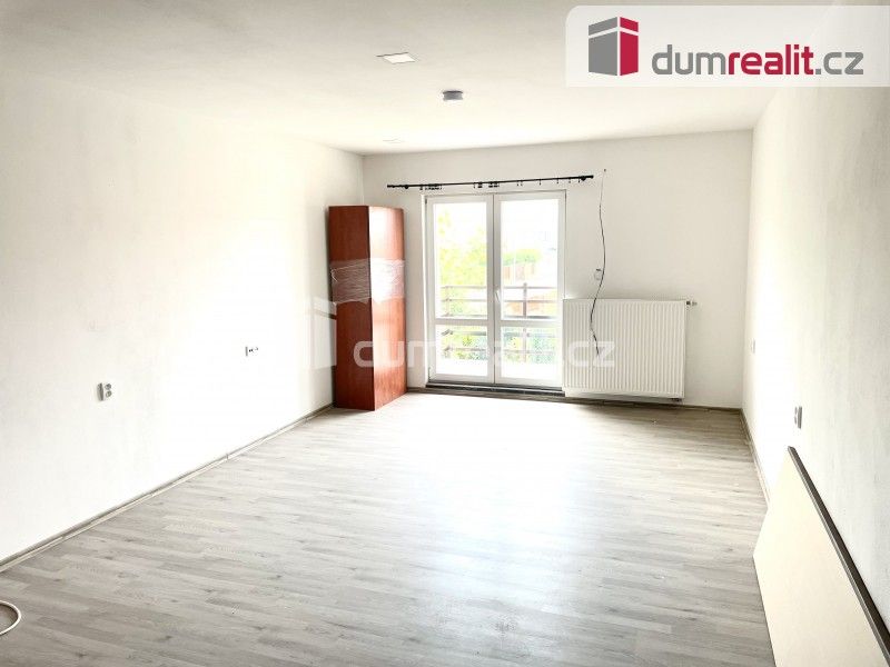 Pronájem byt 1+kk - Hradešín, 30 m² - 5