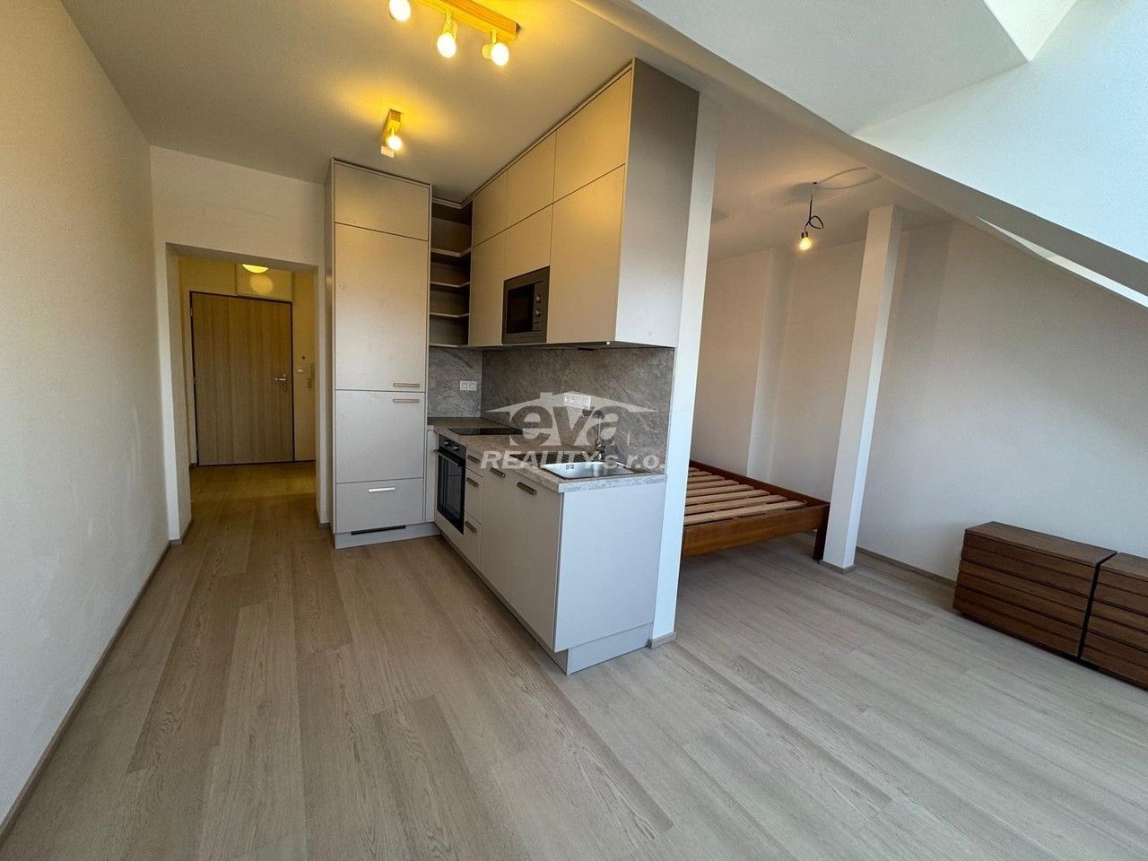 Byt 1+kk · 32 m² · Petrohradská, Praha - 4
