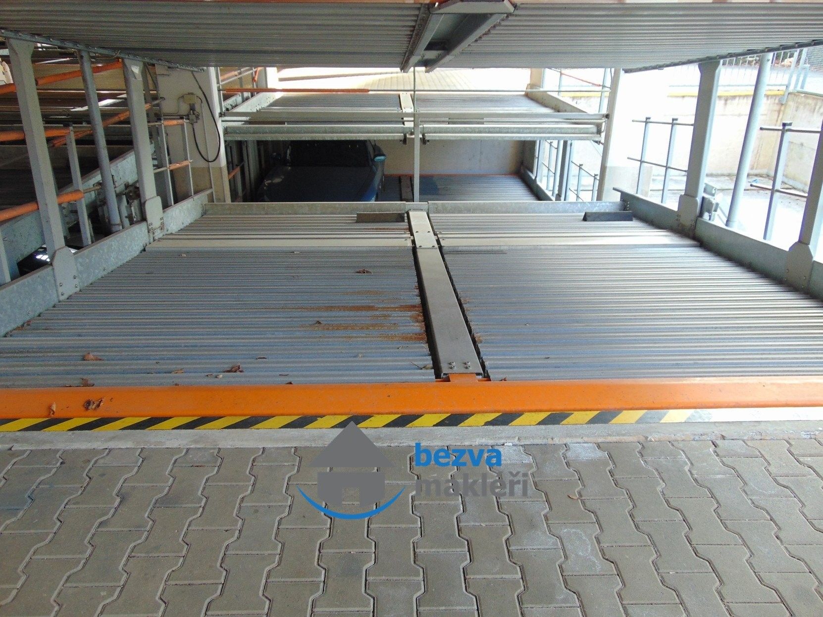 Garáže, Bělehradská, Pardubice, 11 m²