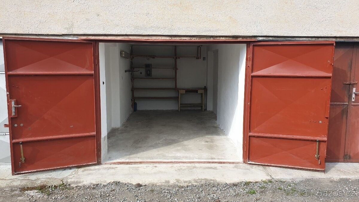 Garáže, Plzeň, 312 00