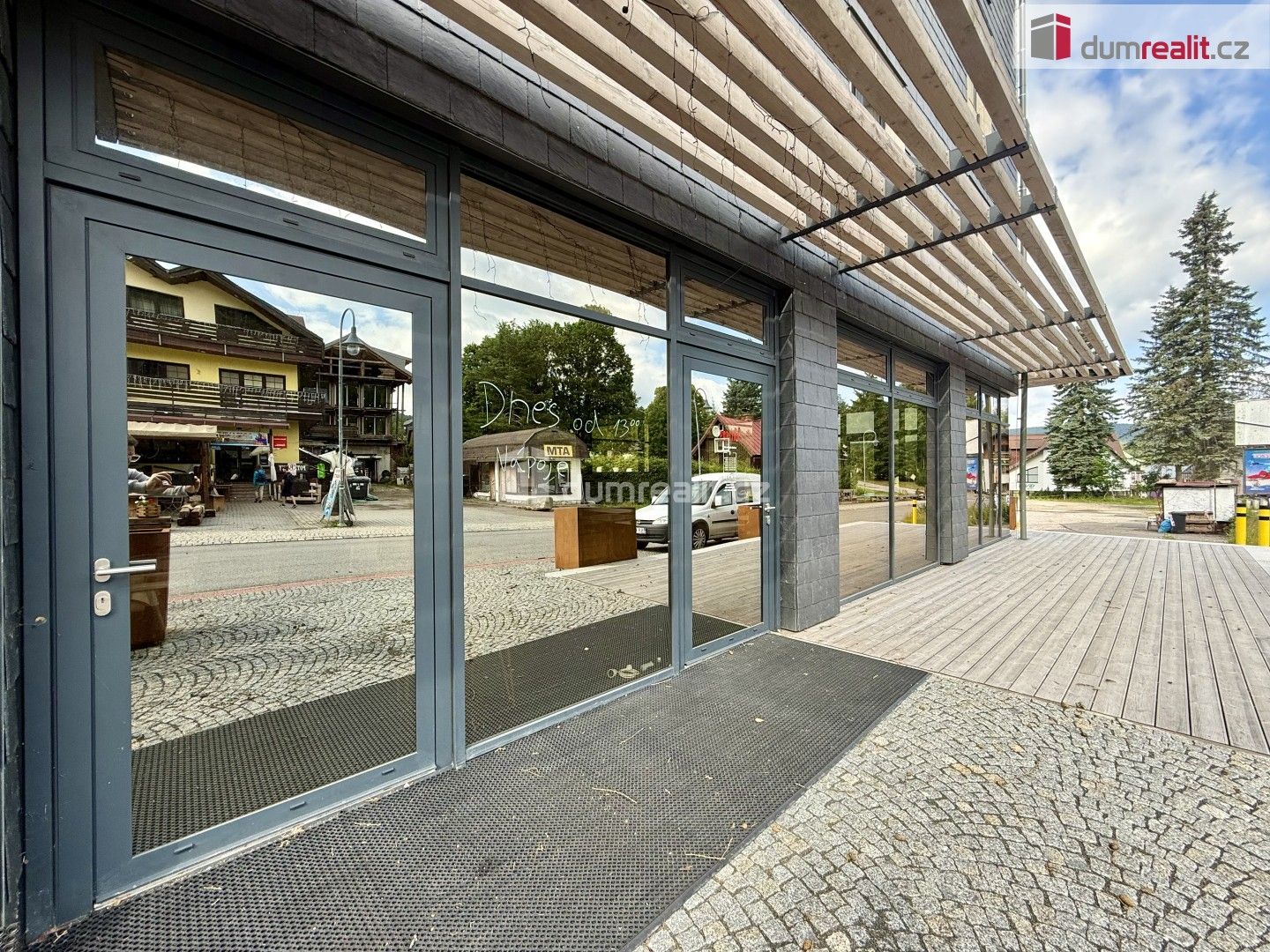 Pronájem restaurace - Harrachov, 220 m²