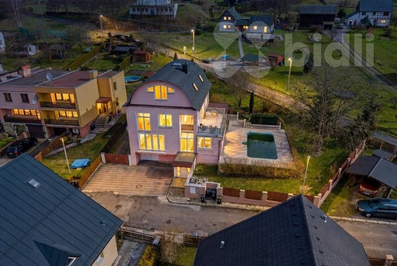 Rodinné domy, Pod Vrchem, Děčín, 281 m²