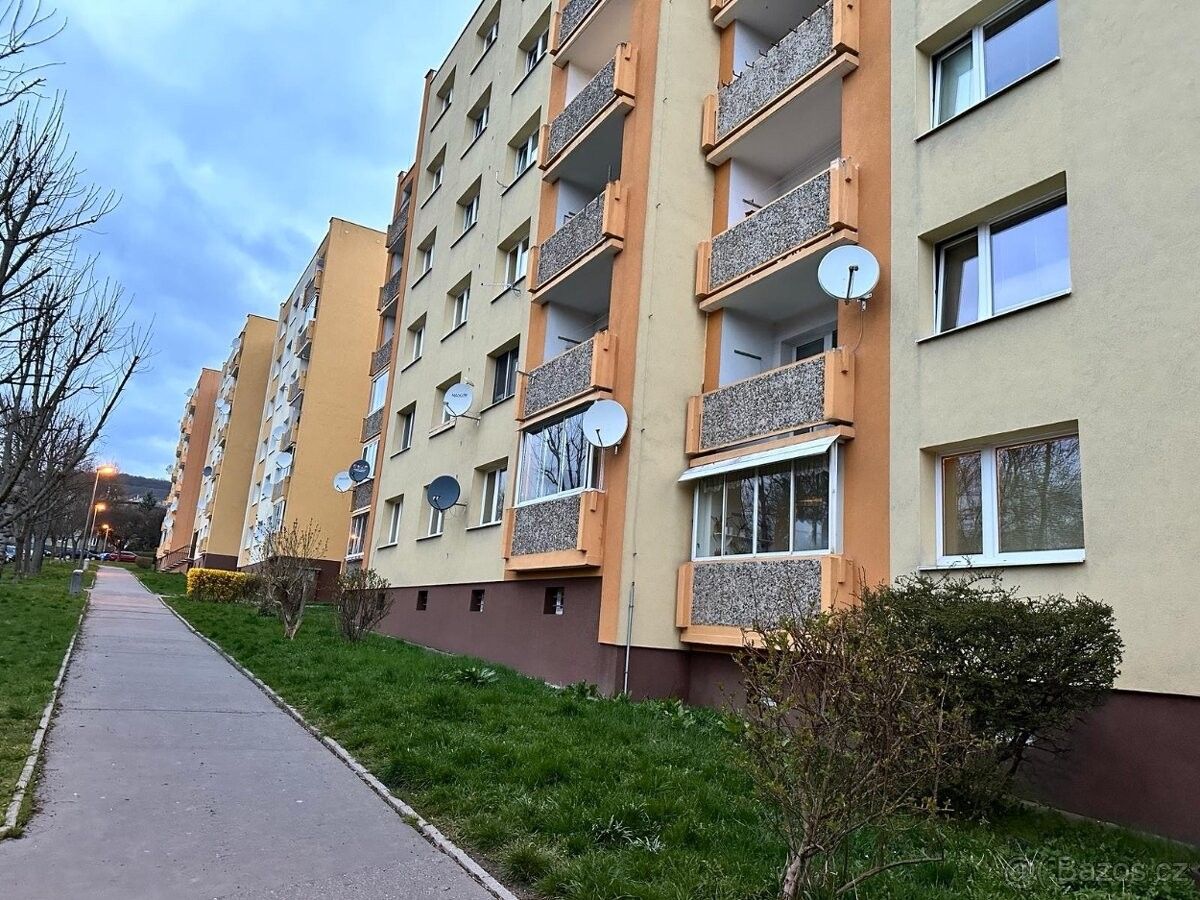Pronájem byt 2+1 - Jirkov, 431 11, 64 m²