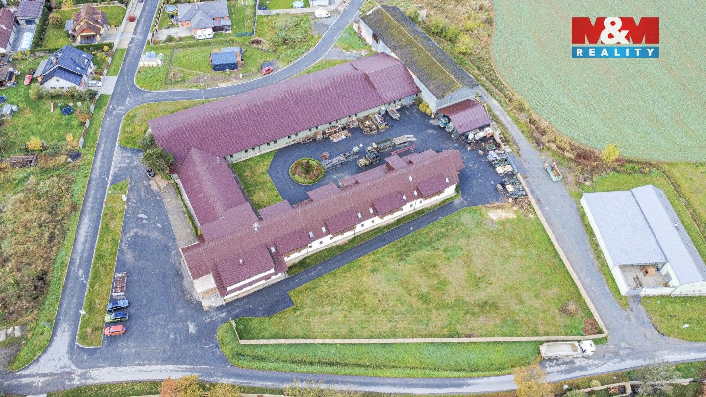 Prodej obchodní prostory - Zvole, 1 860 m²