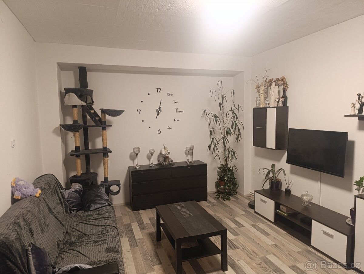 Pronájem byt - Dobřenice, 503 25