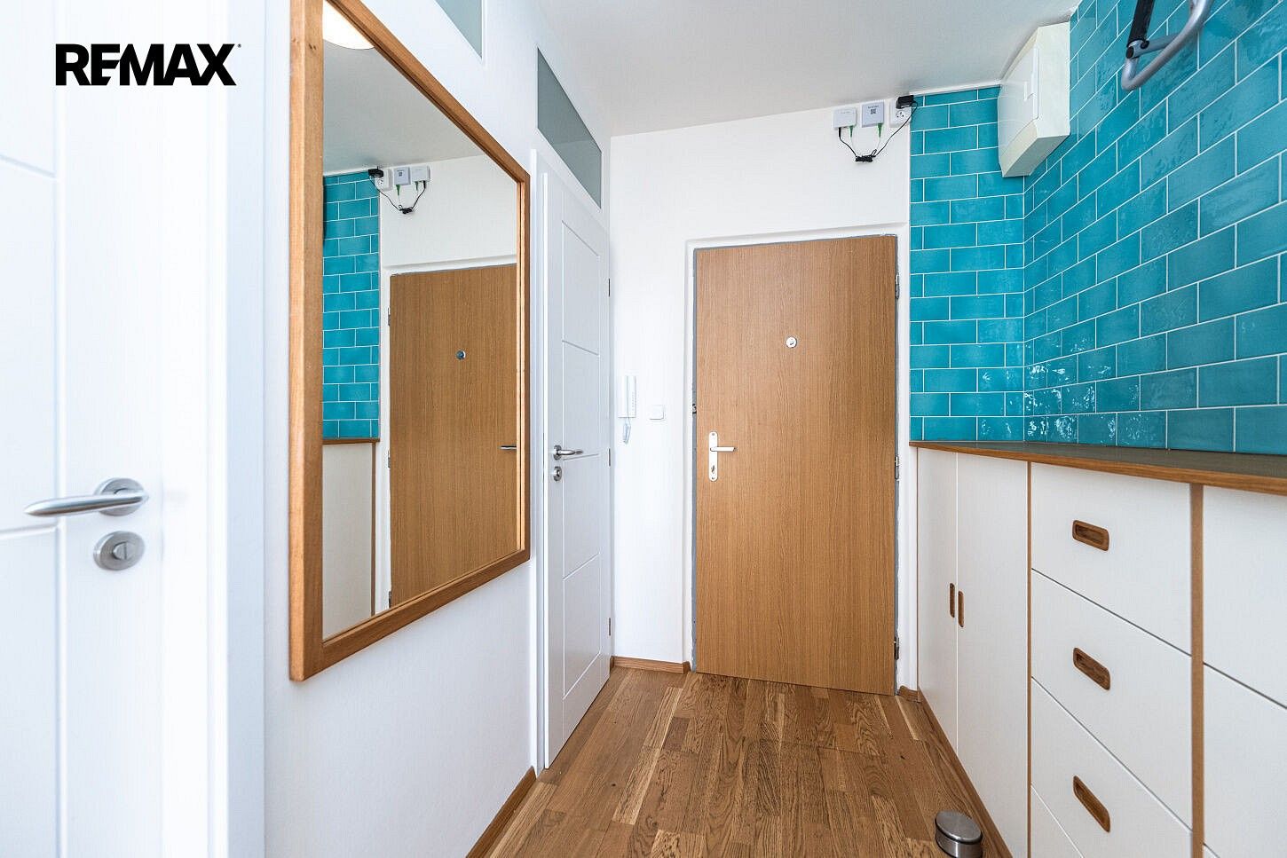 Byt 2+kk · 43 m² · Hrubého, Praha 8 - Kobylisy - 3